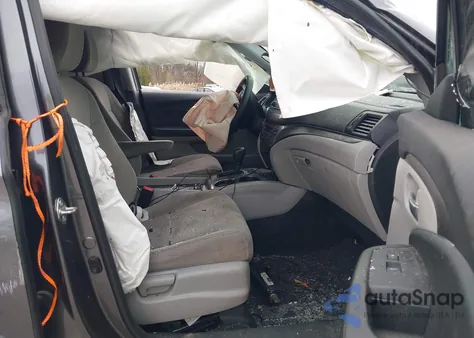 2018 Honda Pilot Lx z USA, uszkodzony, nr VIN 5FNYF6H17JB066016